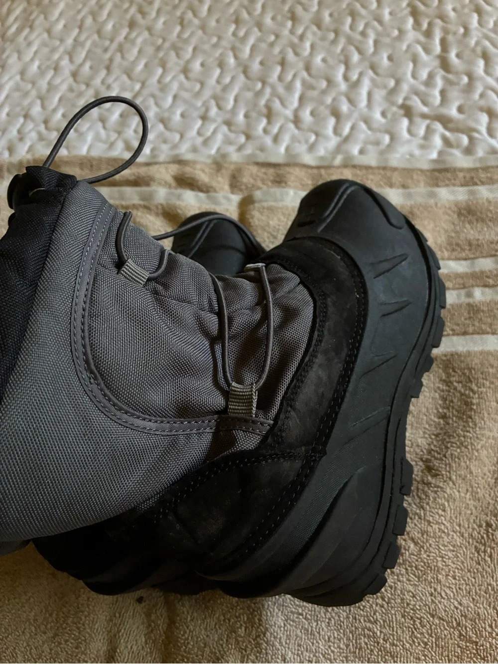 Itasca Black and Gray Kids Snow Boots
